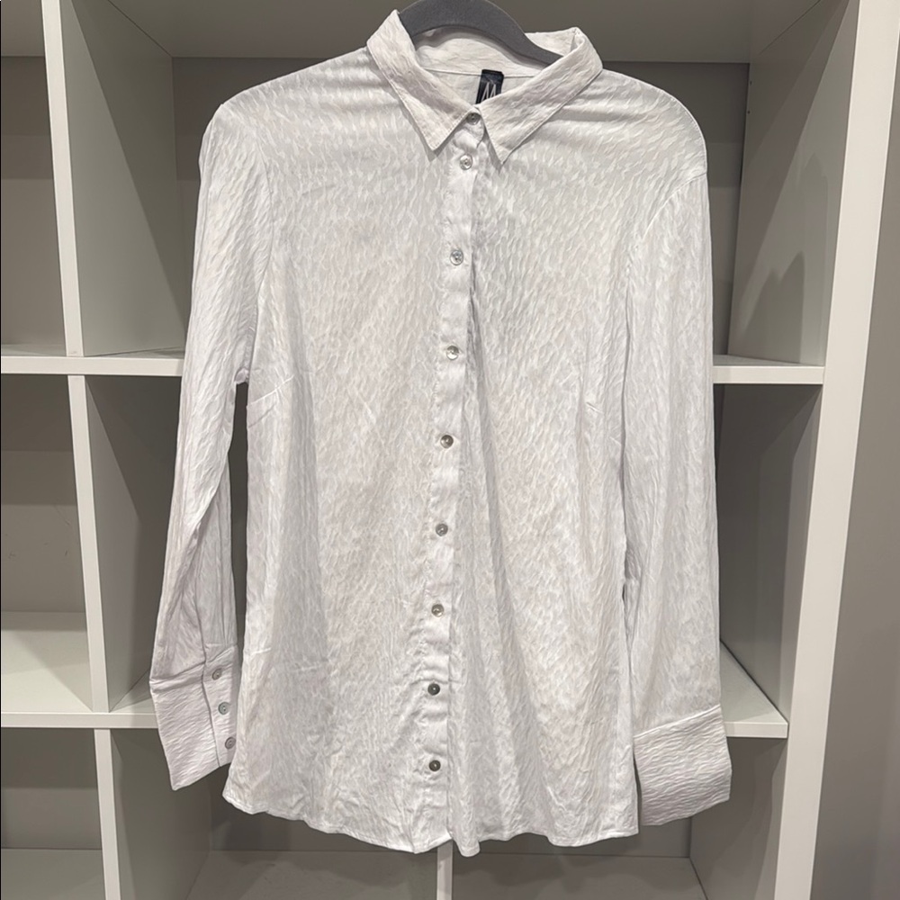 NWT: Marla Wynne white button down shirt, size M